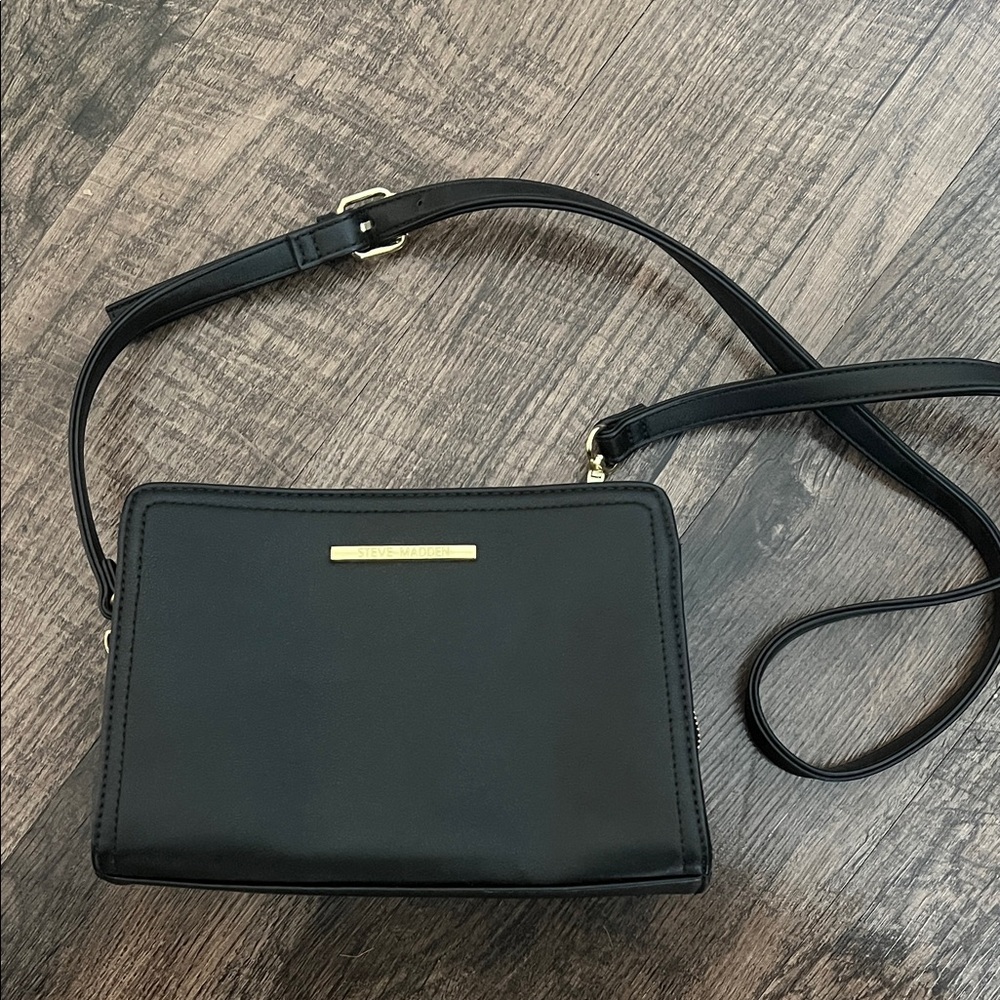 Steve Madden Elegant Black Crossbody Bag